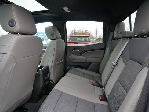 Used 2024 Chevrolet Colorado ZR2 w/ Technology Package image 9