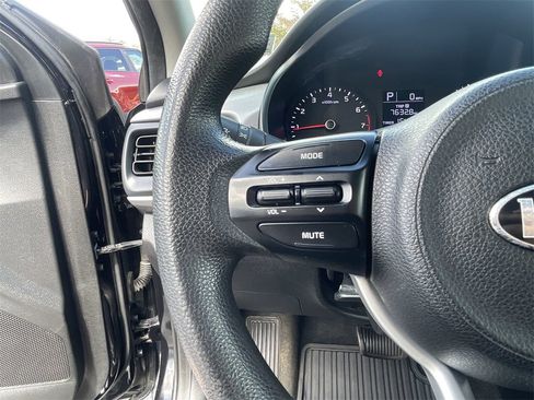 Used 2018 Kia Rio LX image 15