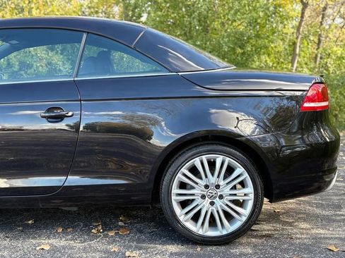 Used 2013 Volkswagen Eos FWD image 8