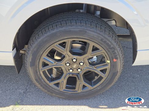 New 2026 Ford Maverick Lobo AWD/4WD image 5