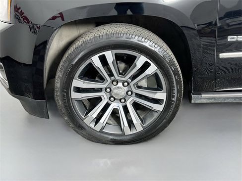Used 2018 GMC Yukon Denali w/ Denali Ultimate Package image 31