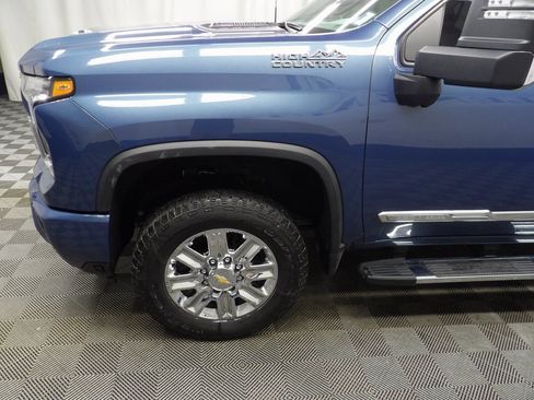 Used 2024 Chevrolet Silverado 2500 High Country image 46