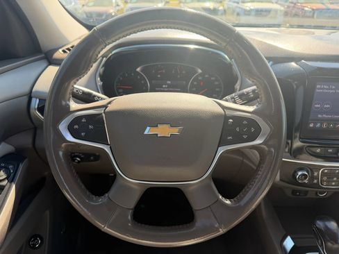 Used 2021 Chevrolet Traverse LT w/ LT Premium Package AWD/4WD image 19