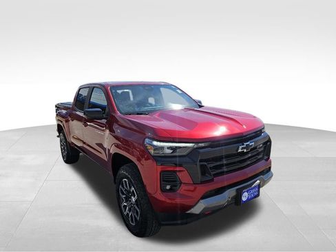 Used 2024 Chevrolet Colorado Z71 w/ Z71 Convenience Package 2 image 4