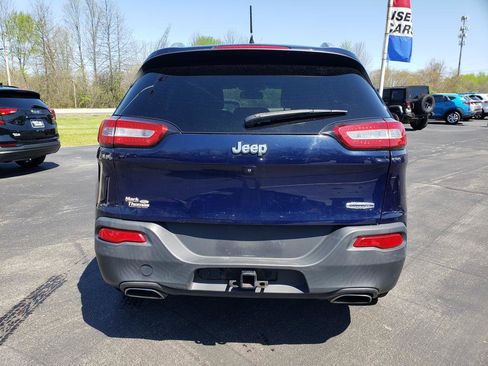 Used 2015 Jeep Cherokee Latitude w/ Cold Weather Group FWD image 6