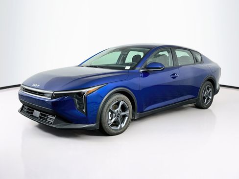 Used 2025 Kia K4 FWD image 3