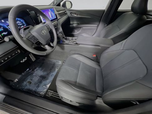 Used 2025 Toyota Camry XSE w/ Premium Plus Package image 15