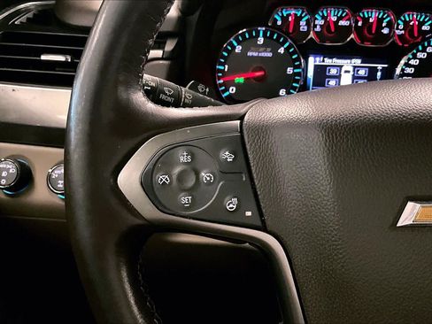Used 2020 Chevrolet Suburban LT AWD/4WD image 22