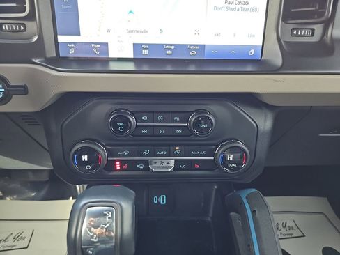 Used 2023 Ford Bronco Wildtrak image 28