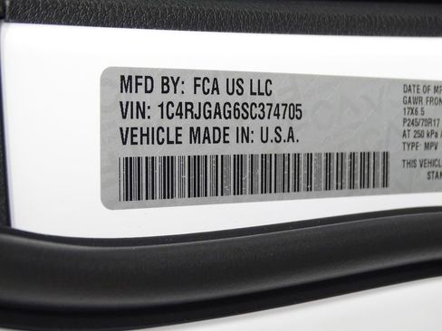 New 2025 Jeep Grand Cherokee Laredo image 19