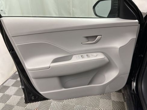Used 2025 Hyundai Kona SEL image 22