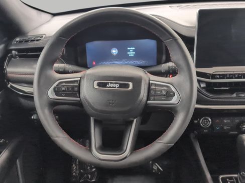 Used 2023 Jeep Compass Trailhawk w/ Trailhawk Elite Group AWD/4WD image 5