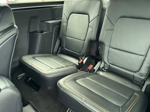 Used 2023 Ford Bronco Badlands image 14