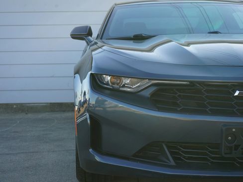 Used 2019 Chevrolet Camaro LT w/ RS Package image 9