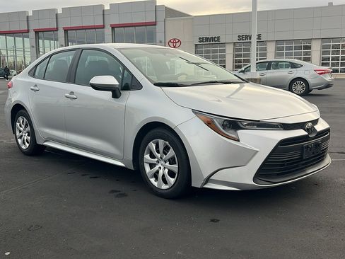 Used 2023 Toyota Corolla LE image 1