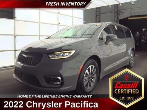 Used 2022 Chrysler Pacifica Touring-L w/ Uconnect Theater Family Group FWD image 1