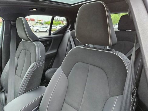 Used 2023 Volvo XC40 Recharge Ultimate w/ Protection Package Premier AWD/4WD image 17