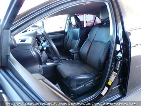 Used 2017 Toyota Corolla SE FWD image 15