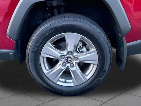 Used 2025 Toyota RAV4 XLE FWD image 11