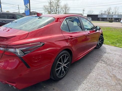 Used 2023 Toyota Camry SE AWD/4WD image 5