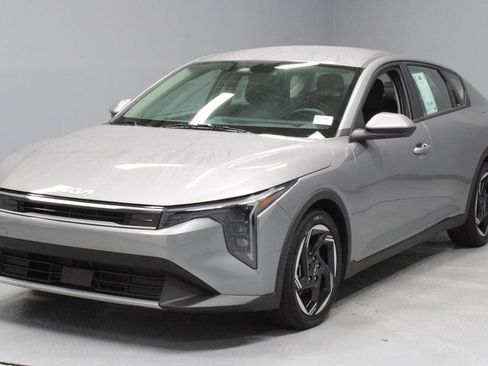 Used 2025 Kia K4 EX FWD image 6