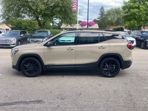 Certified 2023 GMC Terrain SLT w/ Elevation Edition FWD image 8