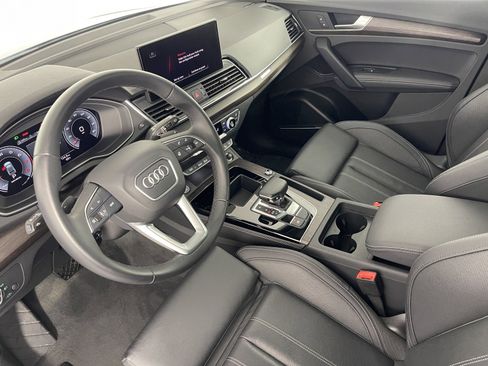 Certified 2025 Audi Q5 2.0T Premium Plus w/ Premium Plus Package image 5