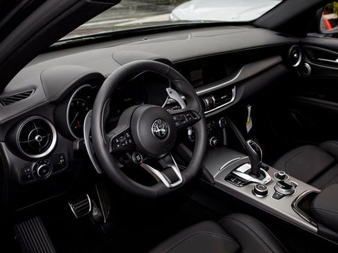 New 2025 Alfa Romeo Stelvio Sprint image 22