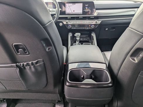 Used 2025 Kia Telluride S AWD/4WD image 30