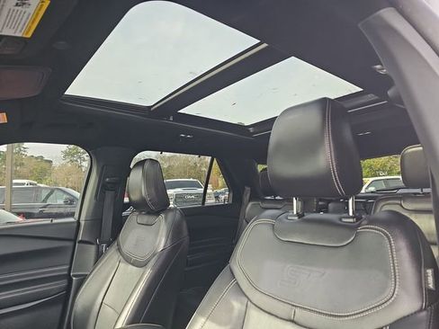 Used 2022 Ford Explorer ST w/ Equipment Group 401A image 18