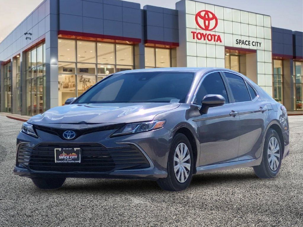 Used 2023 Toyota Camry LE FWD image 2