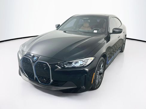 Used 2023 BMW i4 eDrive35 RWD image 3