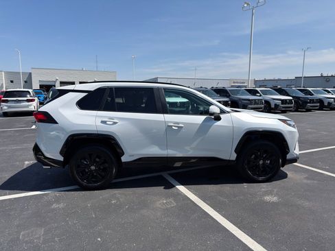 Used 2025 Toyota RAV4 SE AWD/4WD image 7