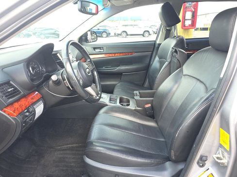 Used 2011 Subaru Outback 2.5i Limited w/ PWR Moonroof Pkg AWD/4WD image 10