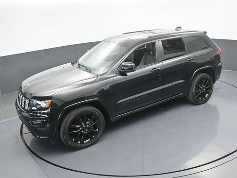 Used 2020 Jeep Grand Cherokee Altitude RWD image 48