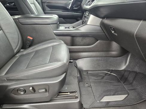 Used 2021 Chevrolet Suburban Z71 image 13