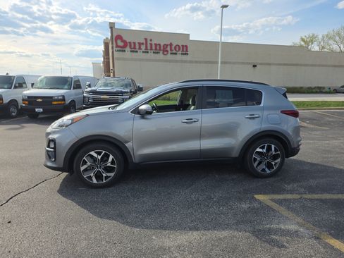 Used 2022 Kia Sportage EX image 6