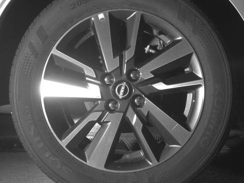 Used 2025 Nissan Versa SV FWD image 15
