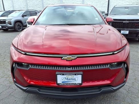 New 2026 Chevrolet Equinox EV LT image 2