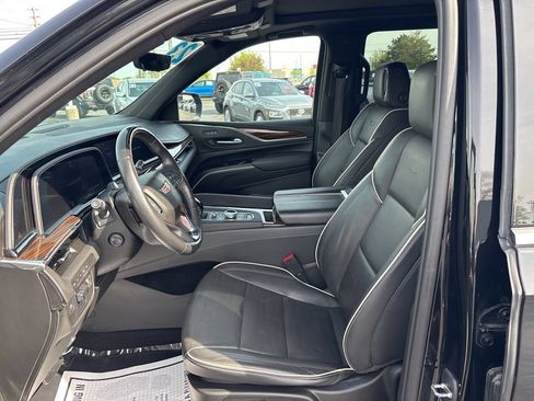 Used 2023 Cadillac Escalade Premium Luxury AWD/4WD image 25