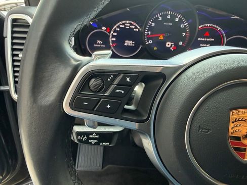 Certified 2023 Porsche Cayenne AWD/4WD image 16