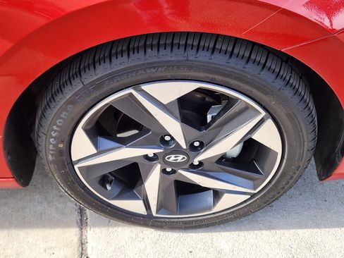 Used 2021 Hyundai Elantra Limited w/ Cargo Package image 17