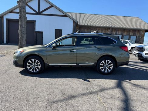 Used 2017 Subaru Outback 3.6R Touring w/ Popular Package #5A image 2