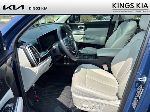 Used 2024 Kia Sorento S w/ Panoramic Sunroof Package FWD image 4