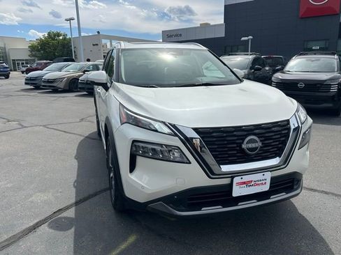 Used 2023 Nissan Rogue SL AWD/4WD image 3
