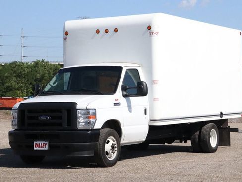 Used 2024 Ford E-350 and Econoline 350 Super Duty w/ Power Windows & Locks Group RWD image 5
