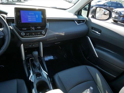 Certified 2025 Toyota Corolla Cross XLE AWD/4WD image 14
