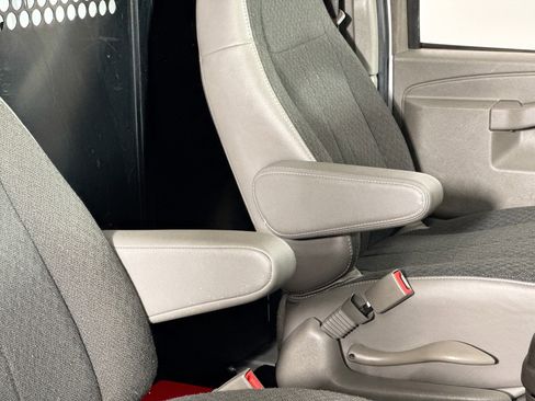 Used 2024 GMC Savana 2500 Work Van w/ Driver Convenience Package image 34