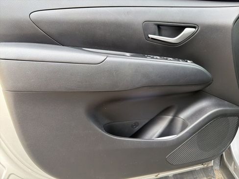 Used 2024 Hyundai Tucson SE FWD image 16