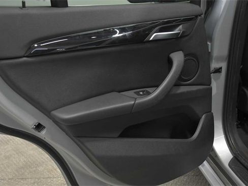 Used 2017 BMW X1 xDrive28i image 19